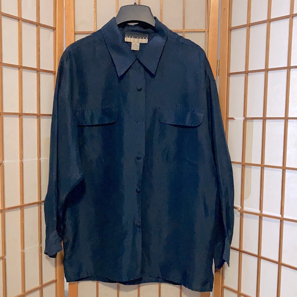 New York Studio vintage silk blouse. Size M.